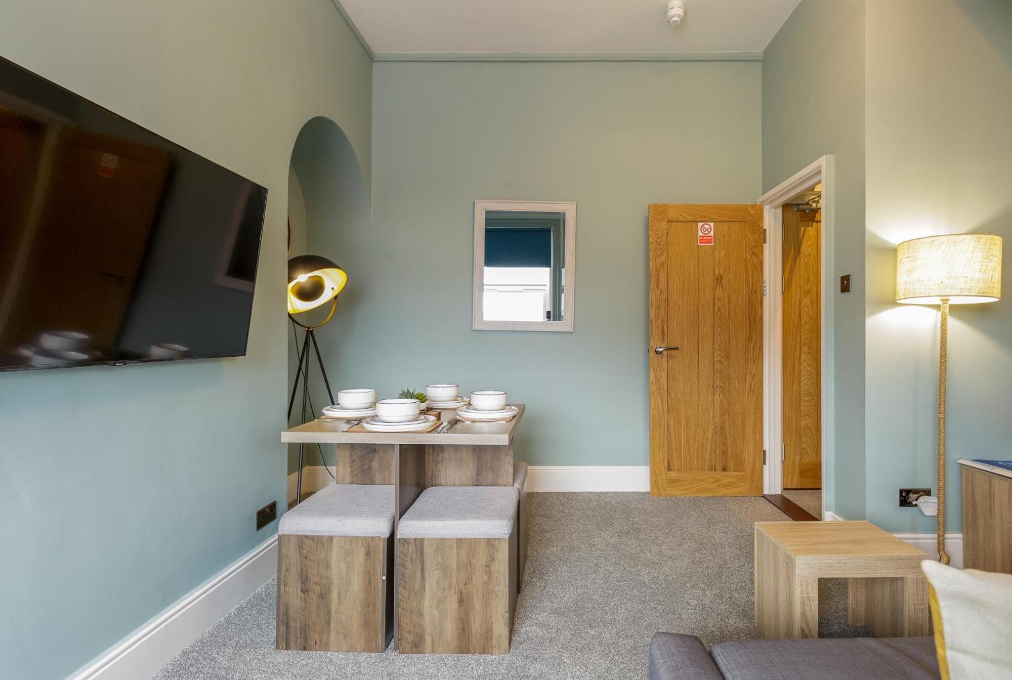 Stopover At Seabird Apartments Central Southsea Portsmouth Room photo